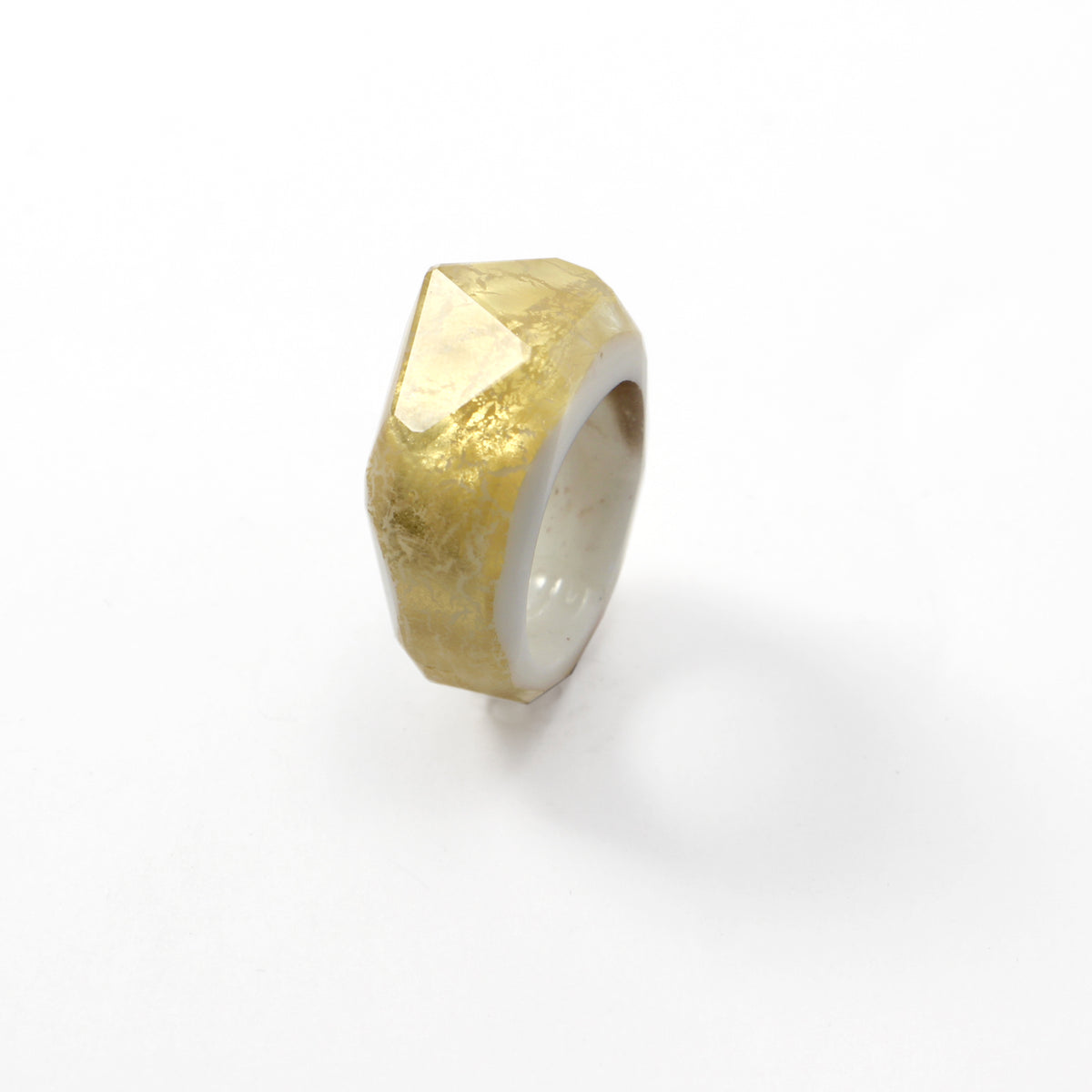 Goldglas-Ring Weiß von Bernhard Simon bei Wilhelm die 3.